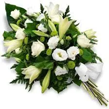 Ramo de flores blancas